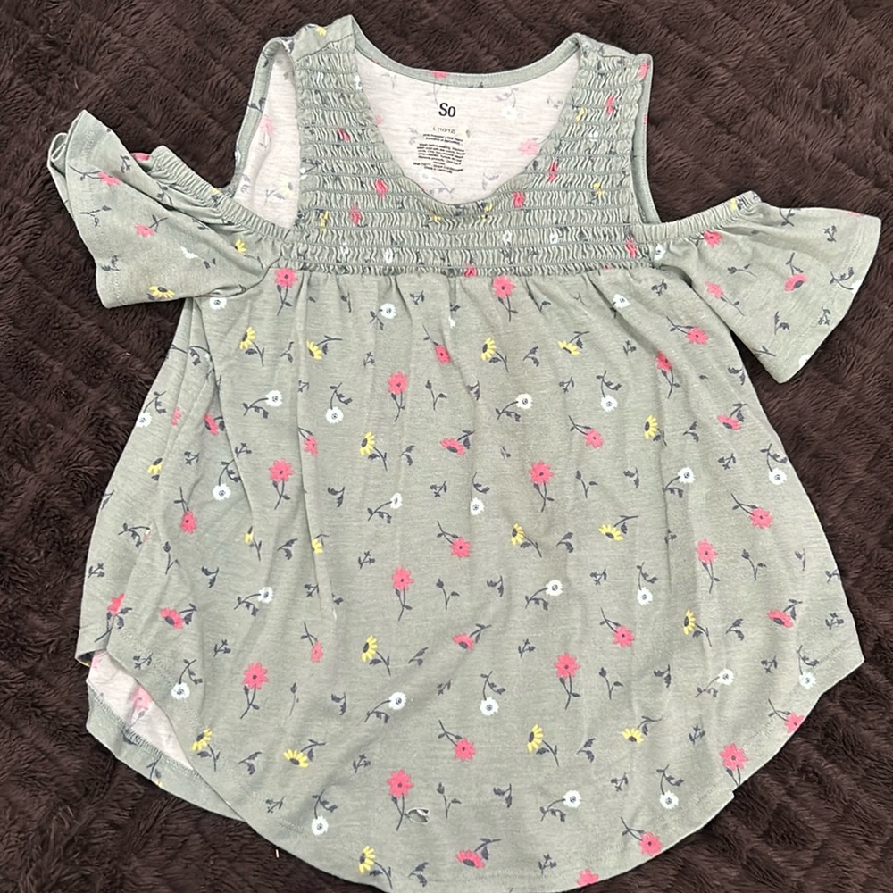 Girls cold shoulder shirt